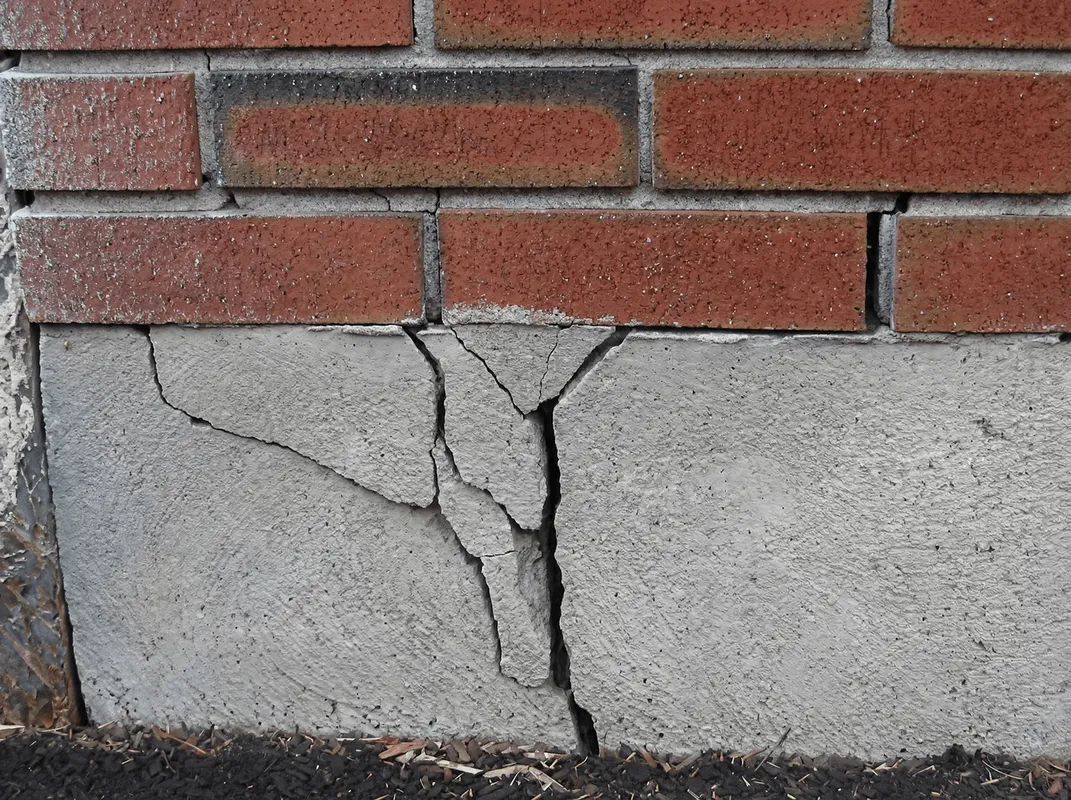 Concrete foundation with serious structural damage in Fort Worth, TX